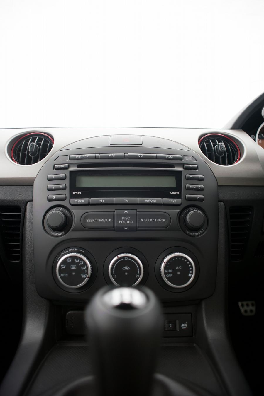  Mazda MX-5 Kuro 2012 года  (UK) (фото 4 из 54)